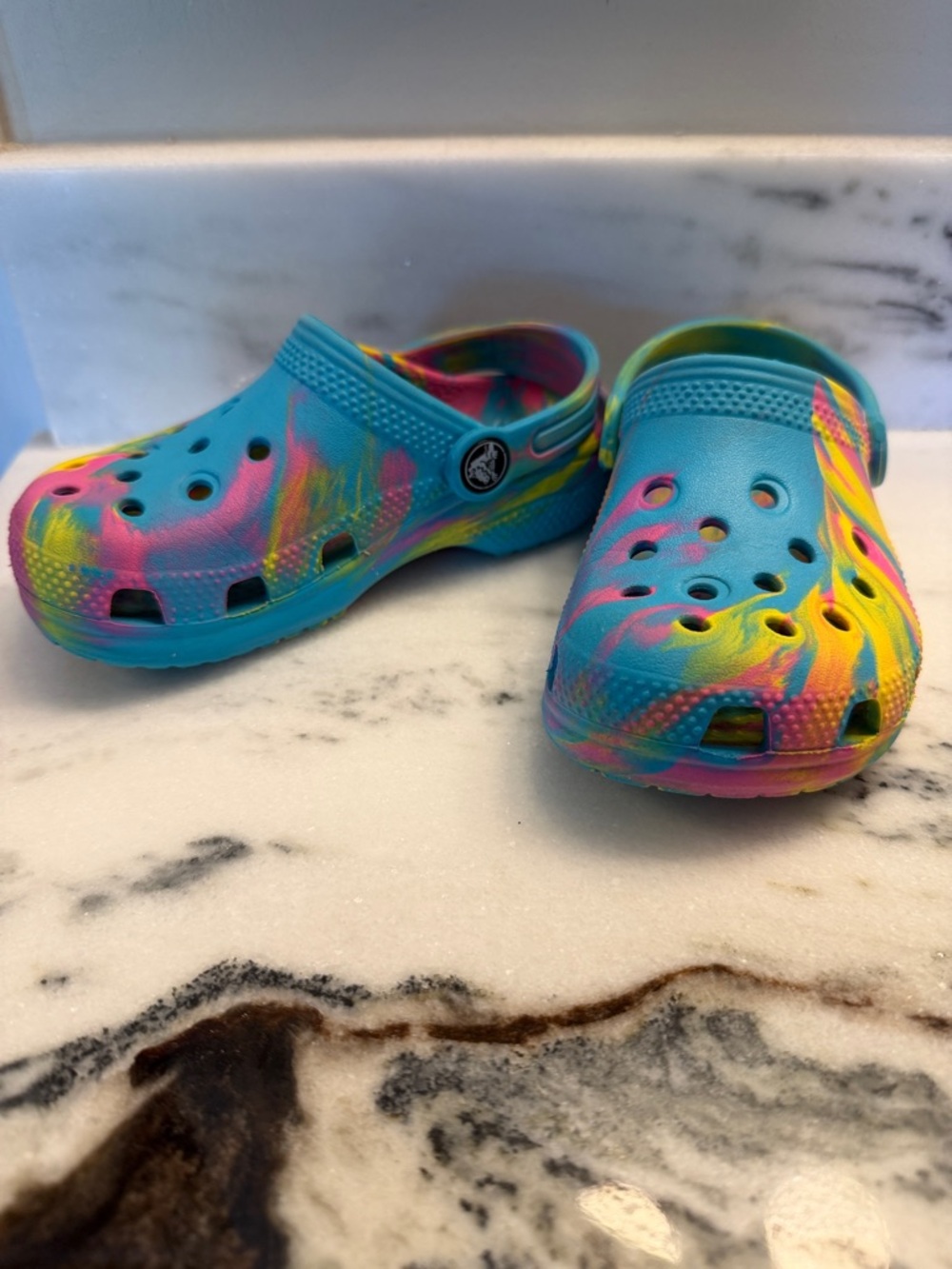 Kids' Color Splash Clog - Blue, Yellow & Pink - Picture 6 of 6